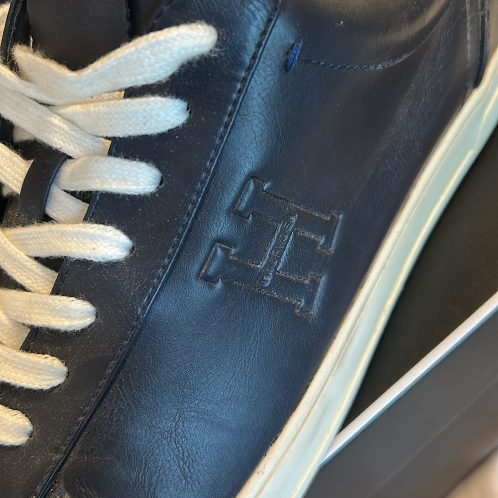 Like new Tommy Hilfiger Navy Sneakers - Picture 2 of 6